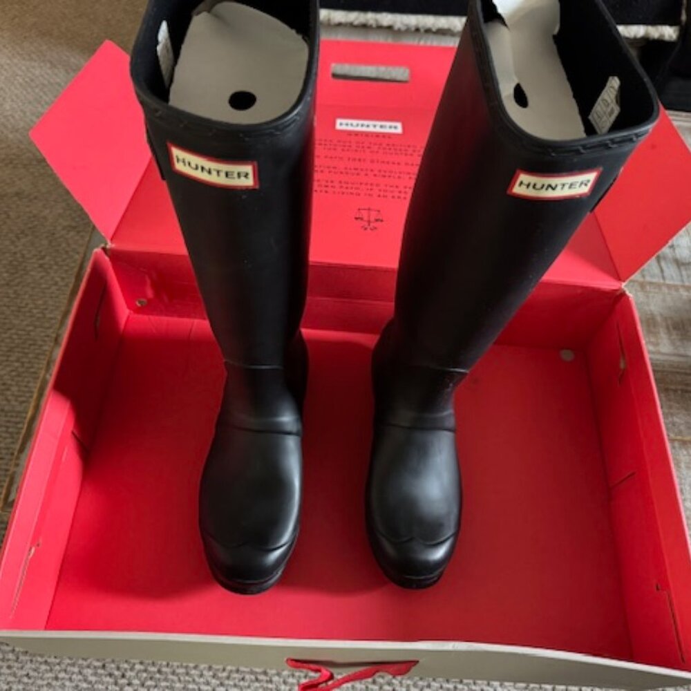 HUNTER Women's Original Rubber Knee-High Rain Boots